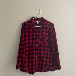 Old Navy "The Classic Shirt" Red and Black Plaid Button Down Shirt. Size L